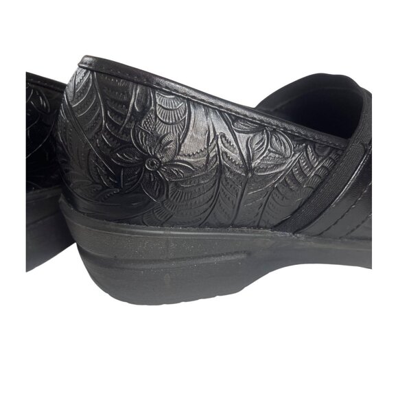 Easy Street Slip On Clogs Womens Size 10 Black Embossed Leather - Picture 5 of 10